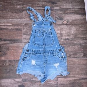 Selling Unionbay overall shorts. Denim XS Juniors.